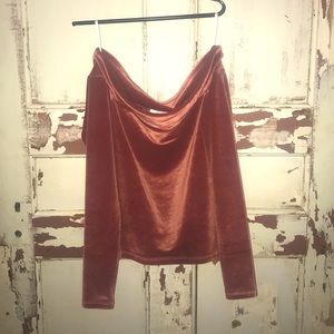 Aritzia Talula pink velvet shirt